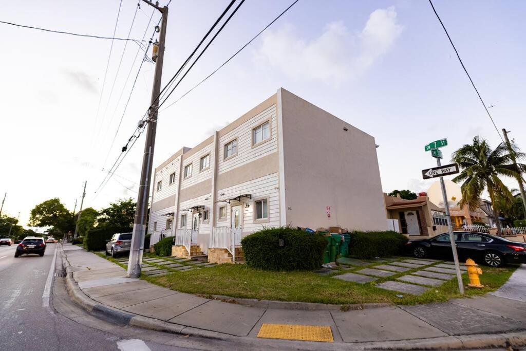 Comfortable 4Br Townhome At Calle 8 Miami Exterior photo